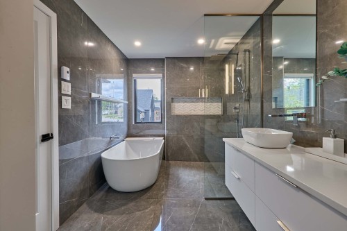 Salle de bains attenante à la CCP - 17450 Rue Du Titane, Mirabel, QC - Indoor Photo Showing Bathroom