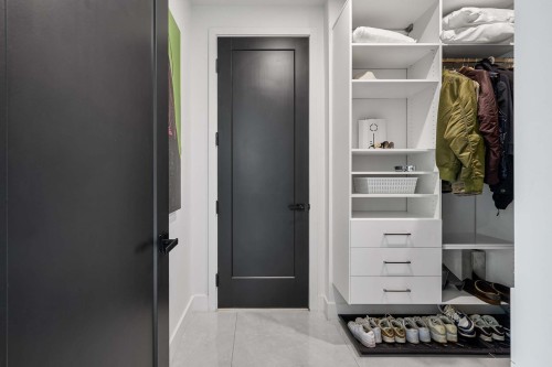 Penderie (Walk-in) - 17450 Rue Du Titane, Mirabel, QC - Indoor
