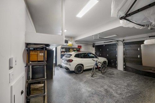 Garage - 17450 Rue Du Titane, Mirabel, QC - Indoor Photo Showing Garage