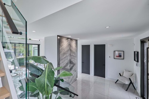 Hall d'entrée/Vestibule - 17450 Rue Du Titane, Mirabel, QC - Indoor Photo Showing Other Room