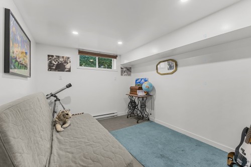Bedroom - 3315 Rue Coderre, Longueuil (Saint-Hubert), QC - Indoor
