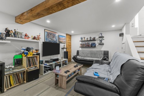 Family Room - 3315 Rue Coderre, Longueuil (Saint-Hubert), QC - Indoor