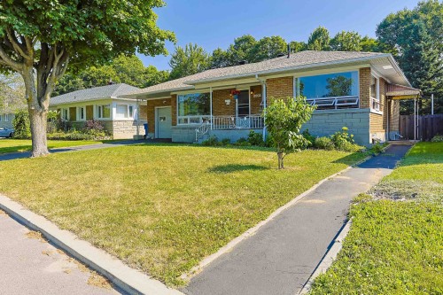 Façade - 2002 79E Rue, Shawinigan, QC - Outdoor With Deck Patio Veranda With Facade