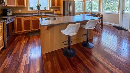 112 11Th Street, Cranbrook, BC - Indoor Photo Showing Kitchen With Double Sink