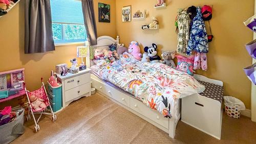 112 11Th Street, Cranbrook, BC - Indoor Photo Showing Bedroom