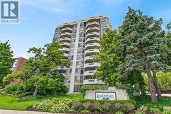 1237 NORTH SHORE Boulevard Unit# 405  Burlington, ON L7S 2H8