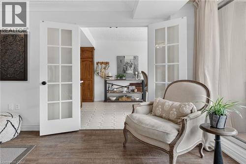 Wood-finish flooring throughout - 1237 North Shore Boulevard Unit# 405, Burlington, ON - Indoor