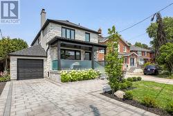 182 PARKVIEW HILL CRESCENT Toronto, ON M4B 1R8