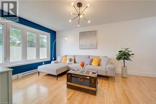 250 Dinison Crescent, Kitchener, ON - Indoor Photo Showing Living Room
