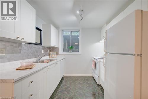 250 Dinison Crescent, Kitchener, ON - Indoor Photo Showing Kitchen