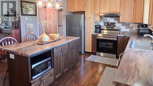 1503 Base Lin, Sault Ste. Marie, ON - Indoor Photo Showing Kitchen With Double Sink