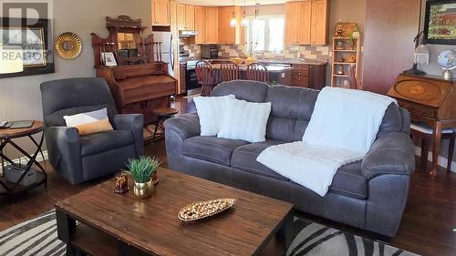1503 Base Lin, Sault Ste. Marie, ON - Indoor Photo Showing Living Room
