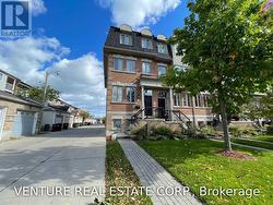 31 TED REEVE DRIVE  Toronto, ON M4E 3T7
