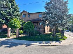 531 LAUDER AVENUE  Toronto, ON M6E 3J5