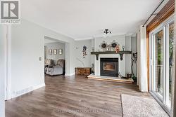 A family room next to the kitchen - 