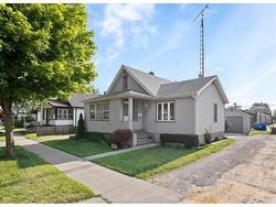 28 WHITE Street Leamington, ON N8H 2Z9