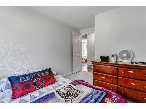 100 Argyle Crescent, Chatham, ON 