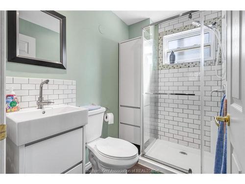 100 Argyle Crescent, Chatham, ON 