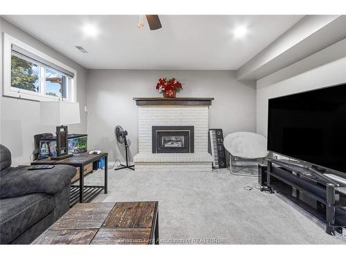 100 Argyle Crescent, Chatham, ON 