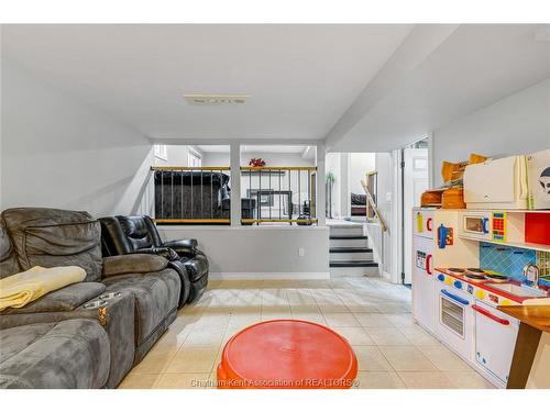 100 Argyle Crescent, Chatham, ON 