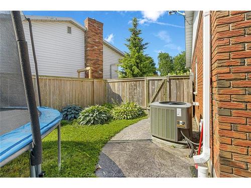 100 Argyle Crescent, Chatham, ON 