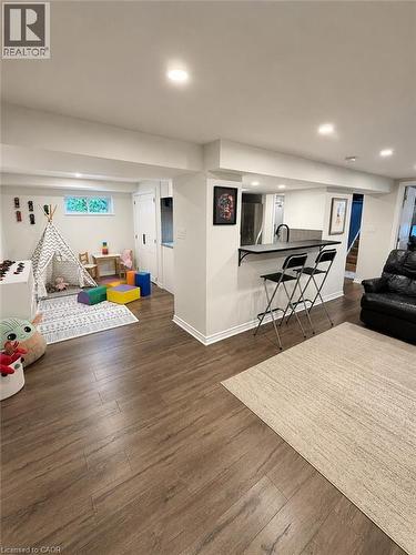 355 East 36Th Street, Hamilton, ON 