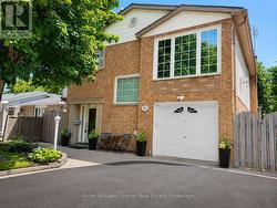 111 LIMERICK STREET Oshawa (Vanier), ON L1J 7A8
