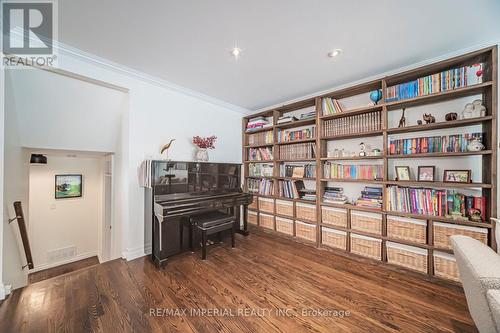 4 Quincy Crescent, Toronto, ON 