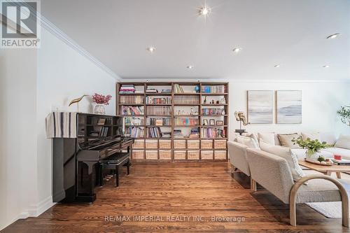 4 Quincy Crescent, Toronto, ON 
