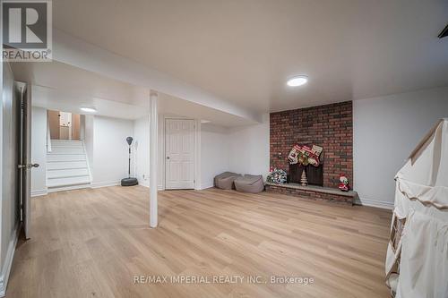 4 Quincy Crescent, Toronto, ON 