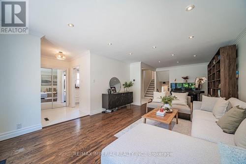 4 Quincy Crescent, Toronto, ON 