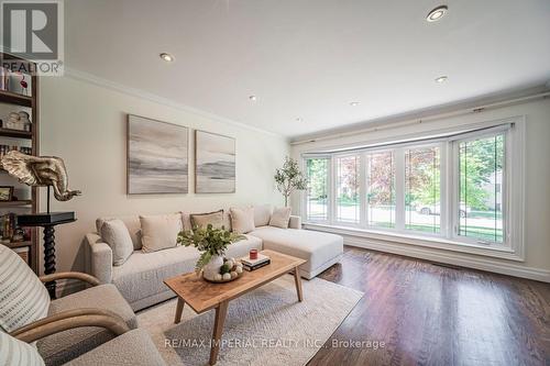 4 Quincy Crescent, Toronto, ON 