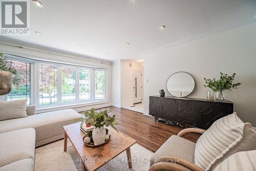 4 Quincy Crescent, Toronto, ON 