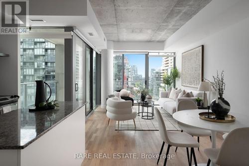 919 - 95 Bathurst Street, Toronto, ON - Indoor