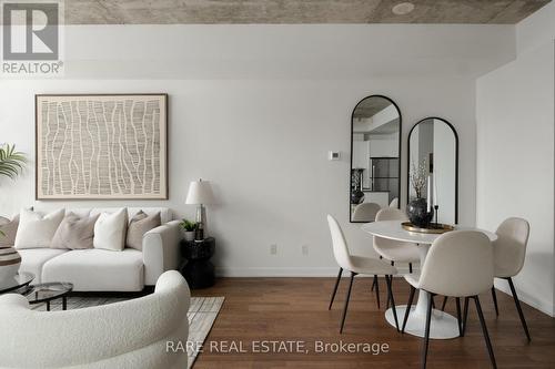 919 - 95 Bathurst Street, Toronto, ON - Indoor