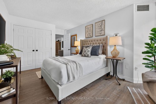 405-1237 North Shore Boulevard E, Burlington, ON - Indoor Photo Showing Bedroom
