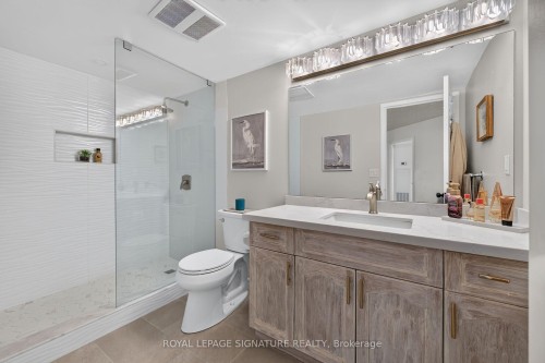 405-1237 North Shore Boulevard E, Burlington, ON - Indoor Photo Showing Bathroom