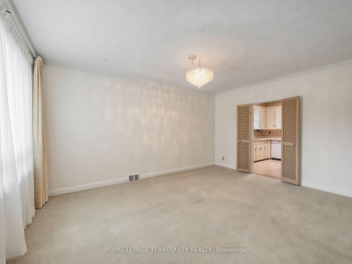 359 Renforth Drive, Toronto, ON - Indoor Photo Showing Other Room