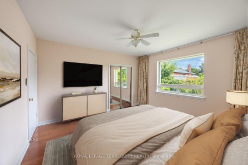 359 Renforth Drive, Toronto, ON - Indoor Photo Showing Bedroom