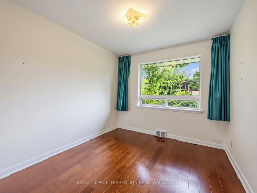359 Renforth Drive, Toronto, ON - Indoor Photo Showing Other Room