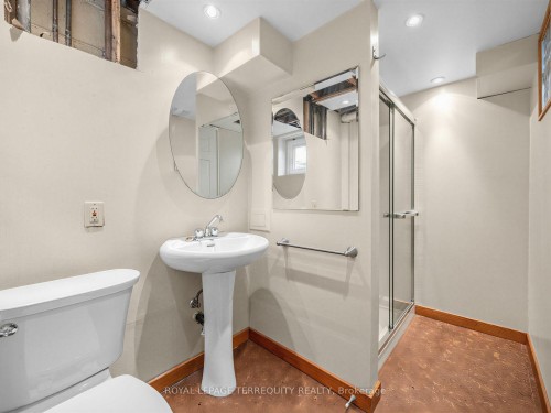 359 Renforth Drive, Toronto, ON - Indoor Photo Showing Bathroom
