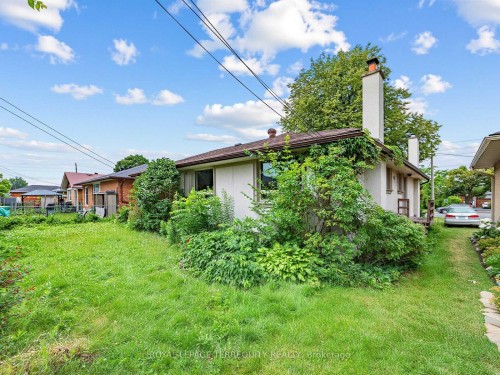 359 Renforth Drive, Toronto, ON - Outdoor