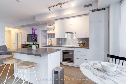 B415-60 Annie Craig Drive, Toronto, ON 