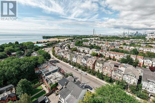 82 Woodbine Avenue, Toronto, ON 