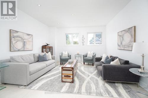 82 Woodbine Avenue, Toronto, ON 