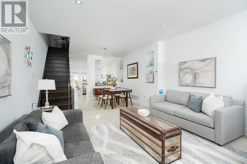 82 Woodbine Avenue, Toronto, ON 