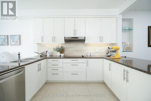82 Woodbine Avenue, Toronto, ON 