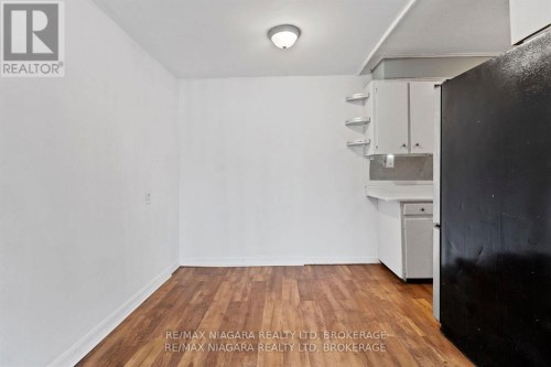 2 - 27 MAIN STREET , St. Catharines (Port Dalhousie), Ontario L2N 4T6 3