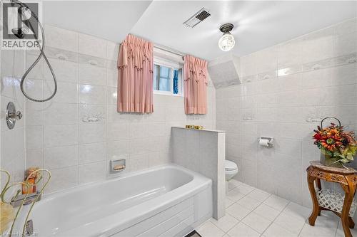 11 Fassett Avenue, Hamilton, ON - Indoor Photo Showing Bathroom