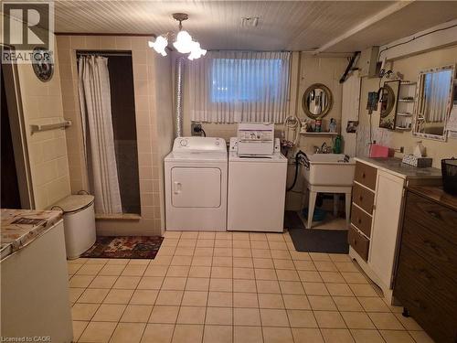 11 Fassett Avenue, Hamilton, ON - Indoor Photo Showing Laundry Room